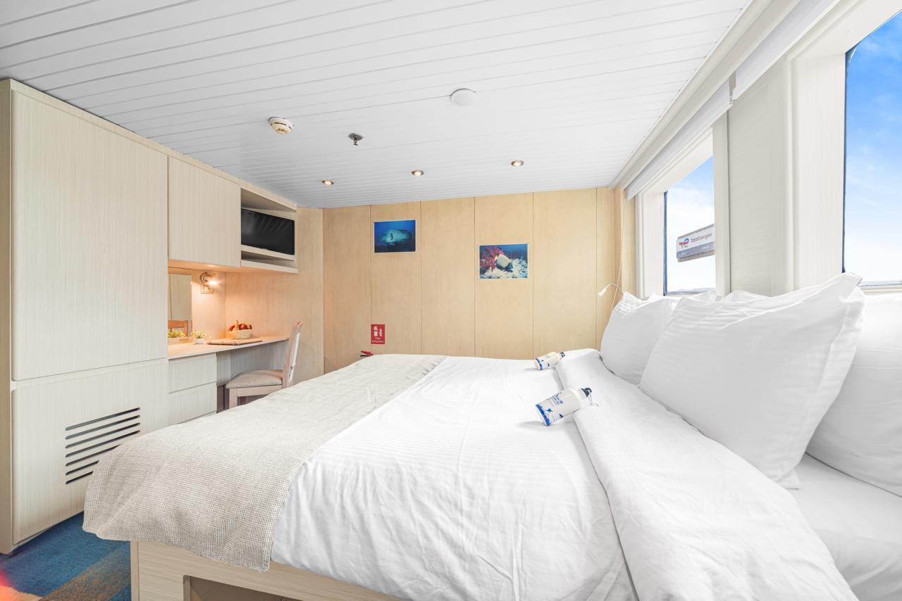 https://liveaboardhub.com/media/fleets/3cf73822-0080-481c-bd3f-39e685eab382/boats/0498aa8f-b8b5-46bf-bbb2-7ca44285a8ff/image04.jpeg