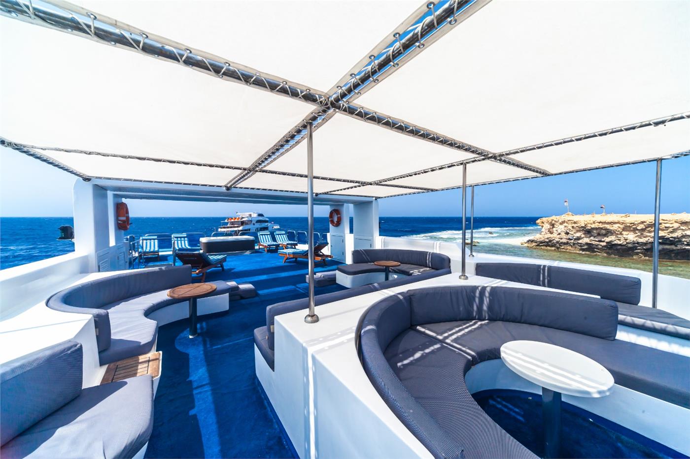 https://liveaboardhub.com/media/fleets/3cf73822-0080-481c-bd3f-39e685eab382/boats/0498aa8f-b8b5-46bf-bbb2-7ca44285a8ff/image07.jpg