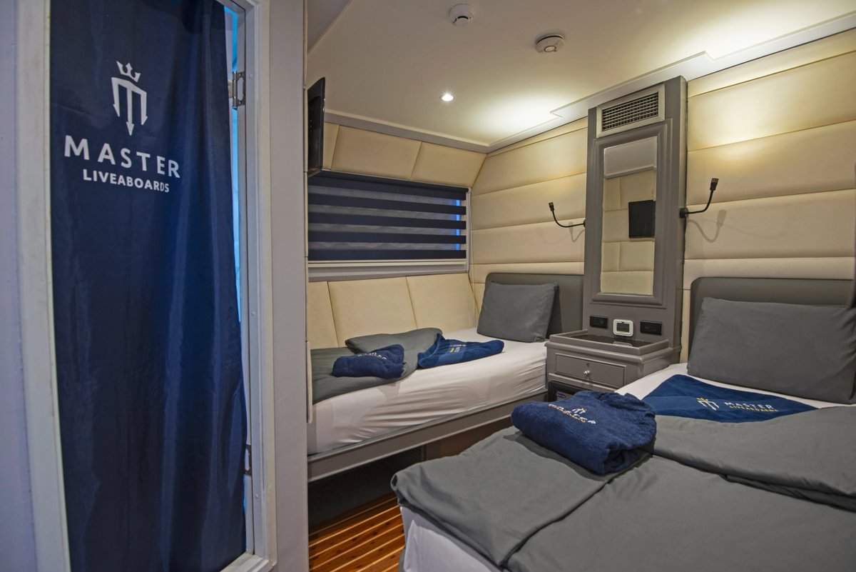 Classic Twin/Double Cabin