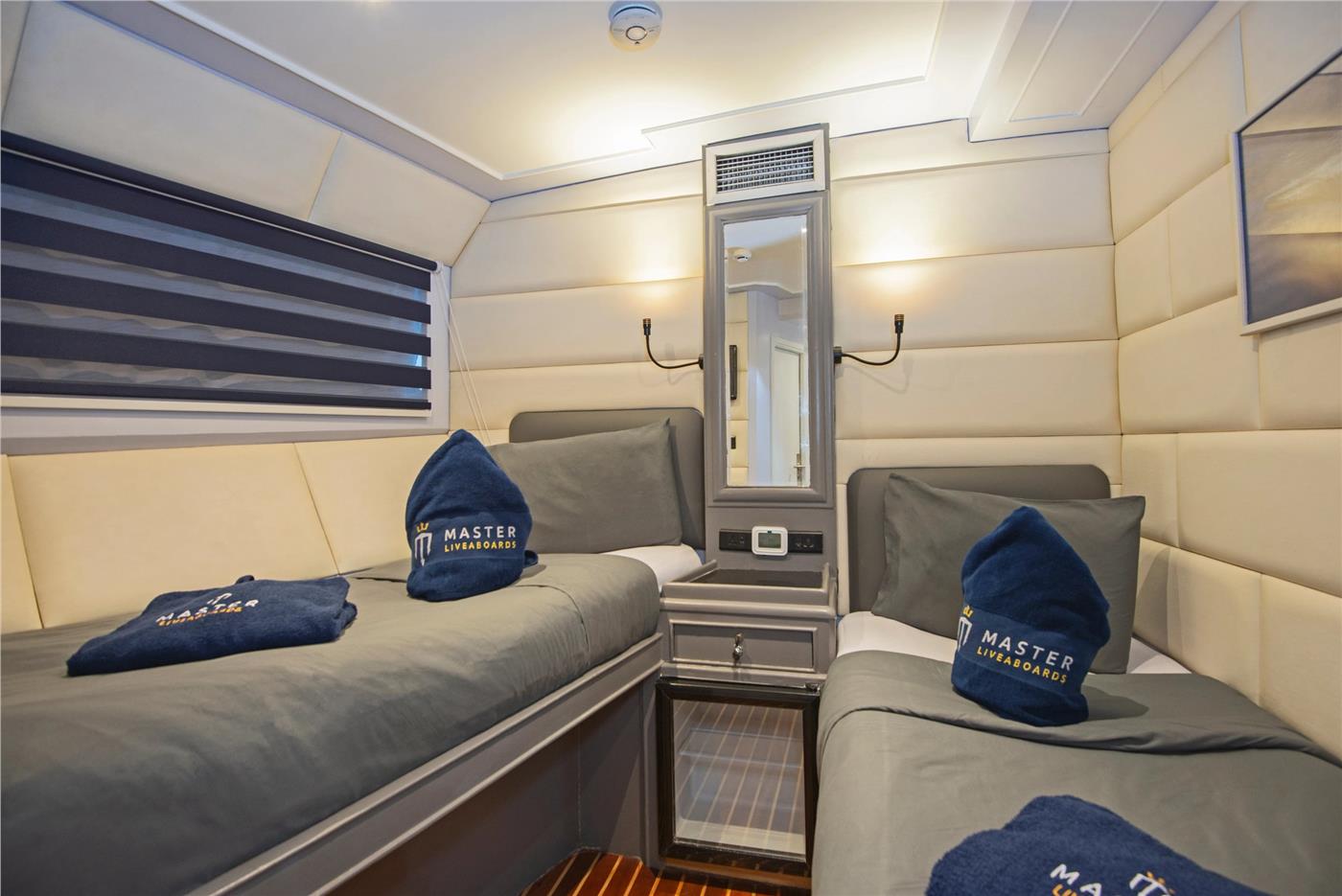 https://liveaboardhub.com/media/fleets/4042243d-5eda-402e-844d-b09af9039043/boats/684f3da2-1924-40be-8492-0bb44390e657/image09.jpg