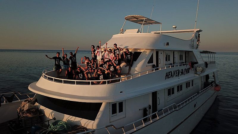 https://liveaboardhub.com/media/fleets/ef599f4e-82da-4546-9bf9-93d473470a11/boats/096f02c5-eb8d-4728-9d1b-747909be73d0/image02.jpg