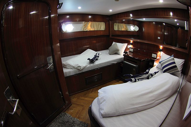 https://liveaboardhub.com/media/fleets/ef599f4e-82da-4546-9bf9-93d473470a11/boats/096f02c5-eb8d-4728-9d1b-747909be73d0/image10.JPG
